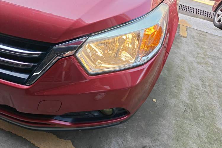 Used Venucia R50 2015 1.6L Automatic Fashion Edition Left Front Headlight