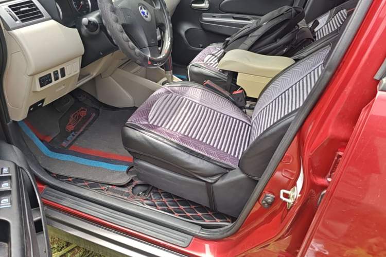 Used Venucia R50 2015 1.6L Automatic Fashion Edition Left Front Seat