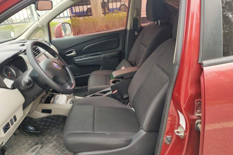 Used Venucia R50 2015 1.6L Automatic Fashion Edition Left Front Seat