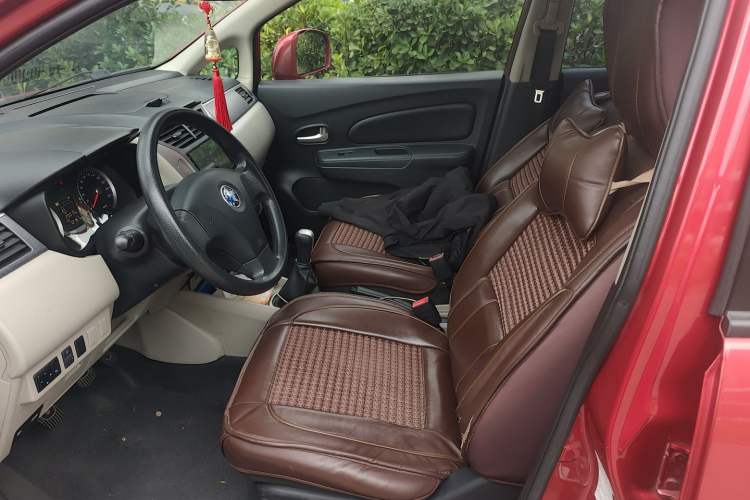 Used Venucia R50 2015 1.6L Manual Fashion Edition Left Front Seat