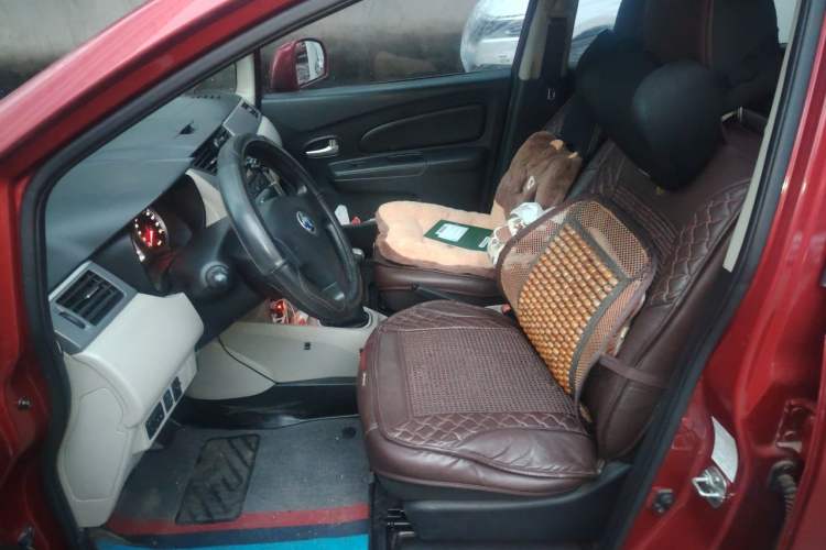 Used Venucia R50 2015 1.6L Manual Fashion Edition Left Front Seat