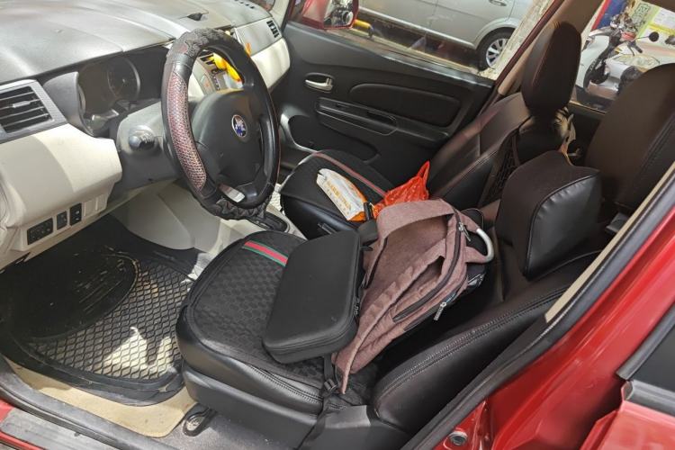 Used Venucia R50 2015 1.6L Automatic Fashion Edition Left Front Seat