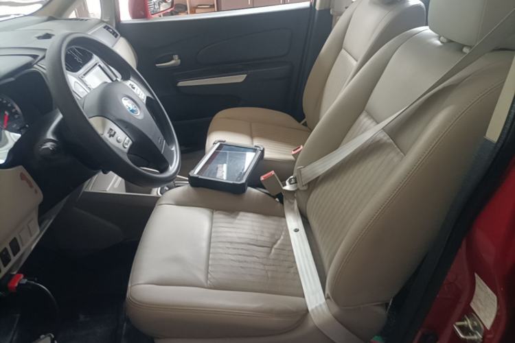 Used Venucia R50 2015 1.6L Automatic Luxury Edition Left Front Seat