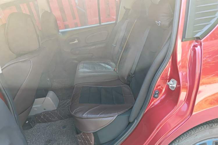 Used Venucia R50 2015 1.6L Automatic Fashion Edition Left Rear Seat