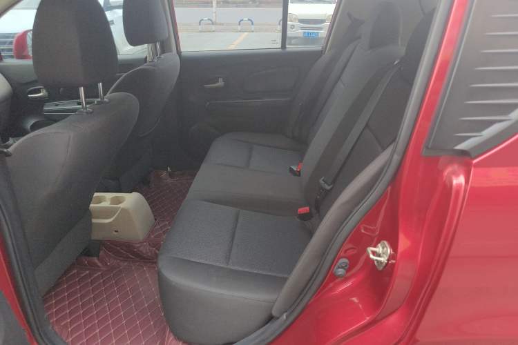 Used Venucia R50 2015 1.6L Automatic Fashion Edition Left Rear Seat