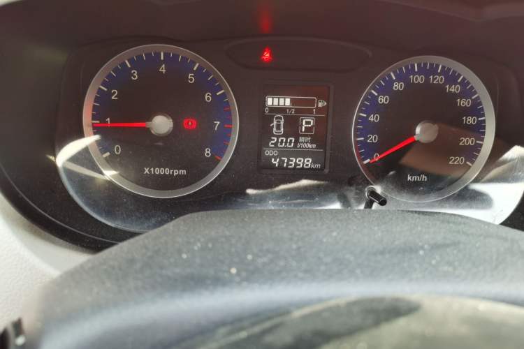 Used Venucia R50 2015 1.6L Automatic Fashion Edition Odometer Close Up