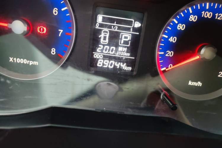Used Venucia R50 2015 1.6L Automatic Fashion Edition Odometer Close Up