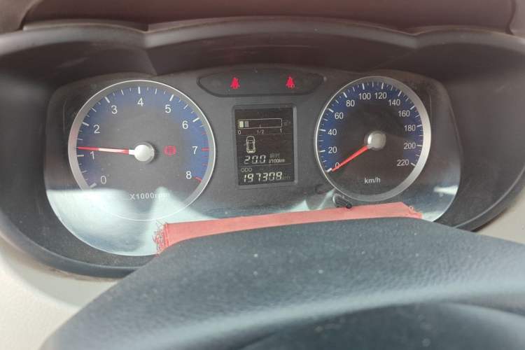 Used Venucia R50 2015 1.6L Manual Fashion Edition Odometer Close Up