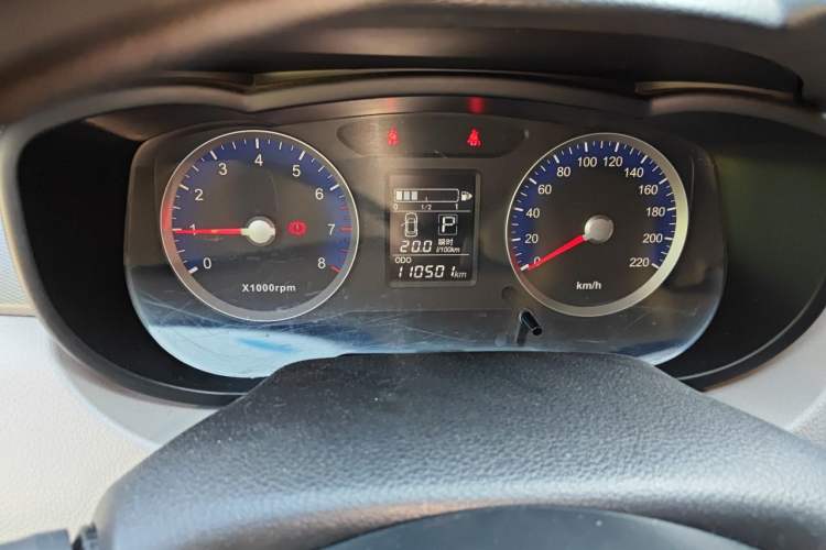 Used Venucia R50 2015 1.6L Automatic Fashion Edition Odometer Close Up