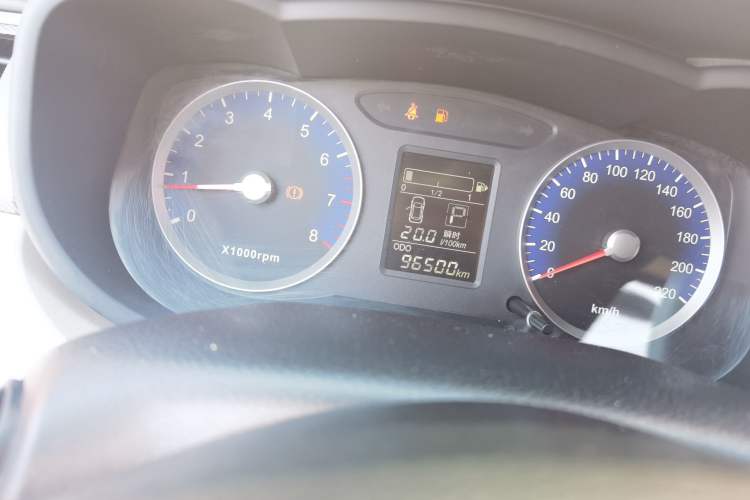 Used Venucia R50 2015 1.6L Automatic Fashion Edition Odometer Close Up