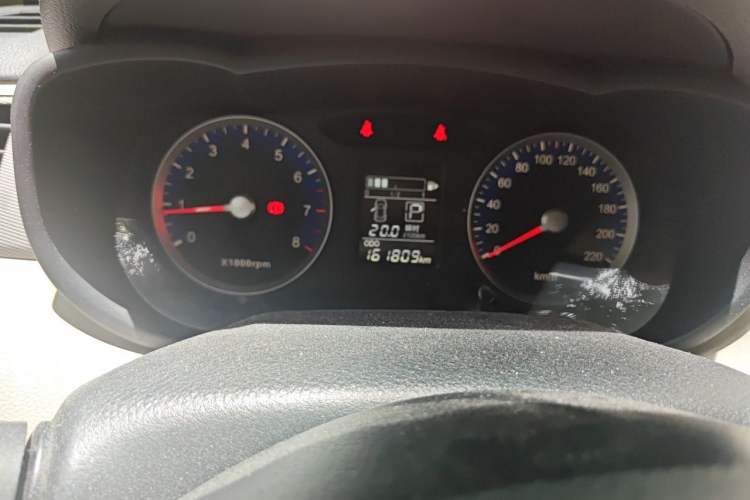 Used Venucia R50 2015 1.6L Automatic Fashion Edition Odometer Close Up