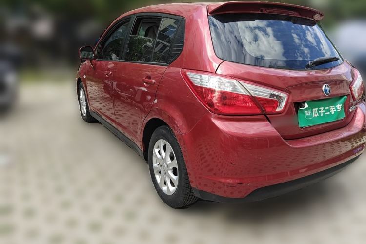 Used Venucia R50 2015 1.6L Automatic Luxury Edition Rear Left 45 Deg