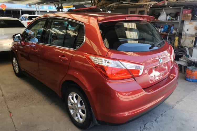 Used Venucia R50 2015 1.6L Automatic Luxury Edition Rear Left 45 Deg