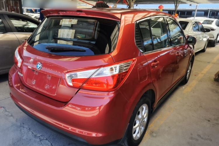 Used Venucia R50 2015 1.6L Automatic Luxury Edition Rear Right 45 Deg