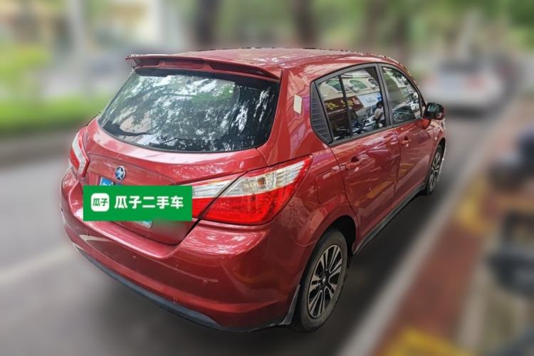 Used Venucia R50 2015 1.6L Automatic Fashion Edition Rear Right 45 Deg