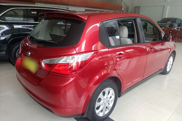 Used Venucia R50 2015 1.6L Automatic Luxury Edition Rear Right 45 Deg