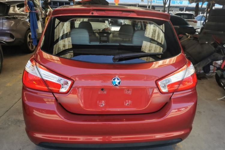 Used Venucia R50 2015 1.6L Automatic Luxury Edition Rear