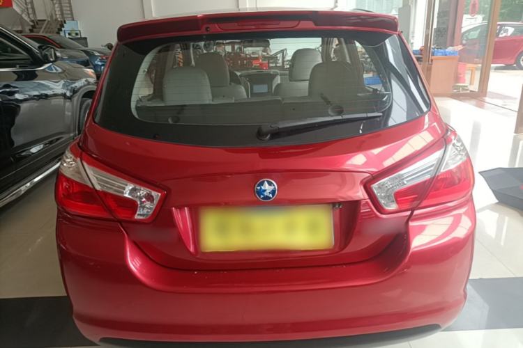 Used Venucia R50 2015 1.6L Automatic Luxury Edition Rear