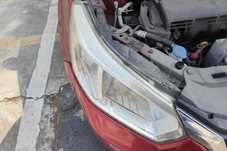 Used Venucia R50 2015 1.6L Manual Fashion Edition Right Front Headlight