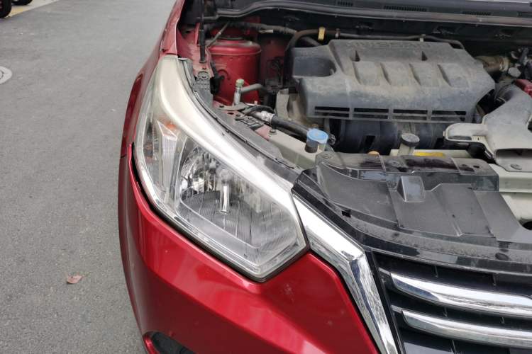 Used Venucia R50 2015 1.6L Automatic Fashion Edition Right Front Headlight
