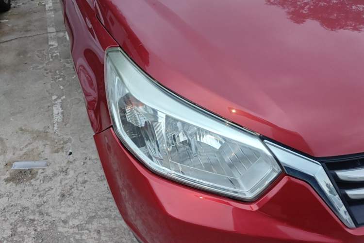 Used Venucia R50 2015 1.6L Manual Fashion Edition Right Front Headlight