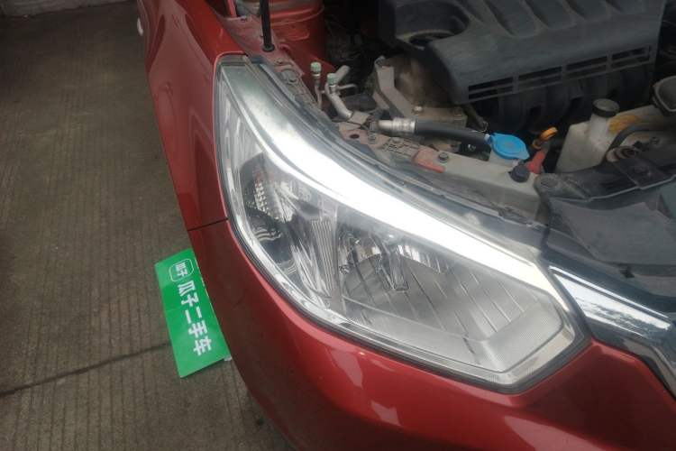 Used Venucia R50 2015 1.6L Manual Fashion Edition Right Front Headlight
