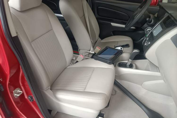 Used Venucia R50 2015 1.6L Automatic Luxury Edition Right Front Seat
