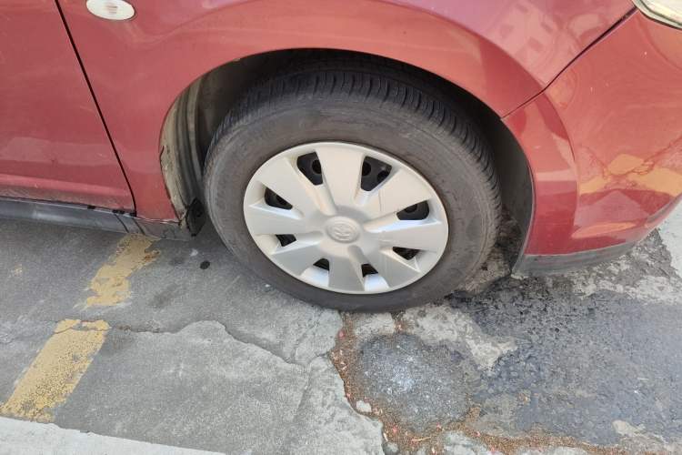 Used Venucia R50 2015 1.6L Manual Fashion Edition Right Front Wheel Hub