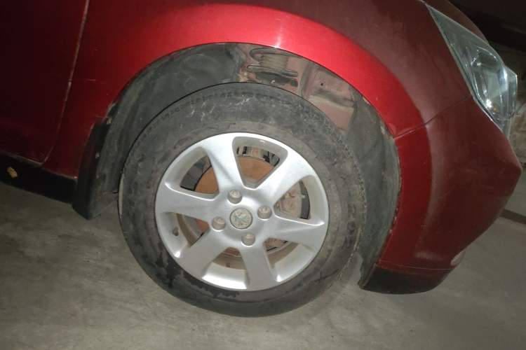 Used Venucia R50 2015 1.6L Manual Fashion Edition Right Front Wheel Hub