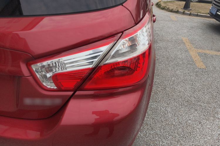 Used Venucia R50 2015 1.6L Automatic Fashion Edition Right Rear Taillight