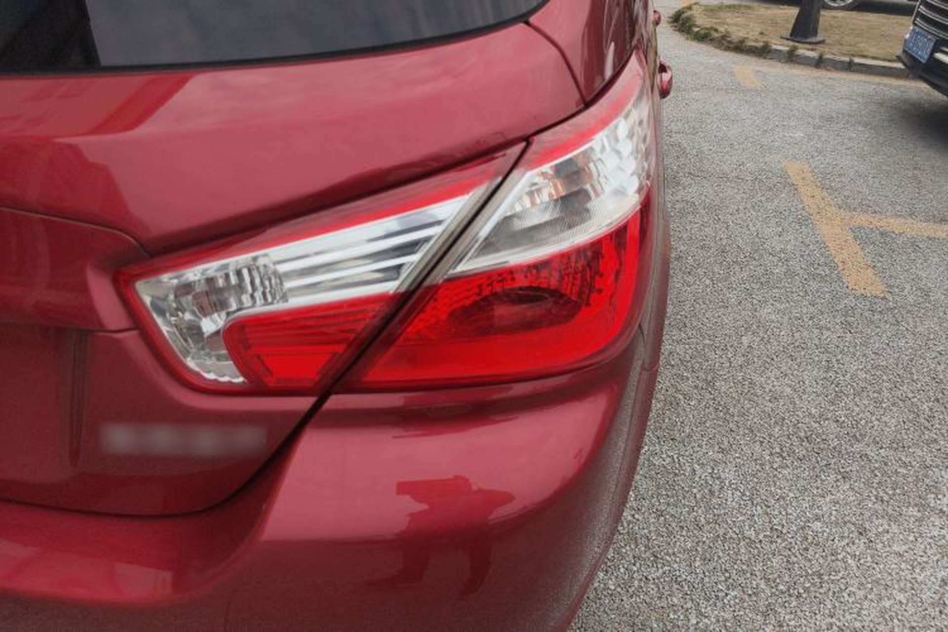 Used Venucia R50 2015 1.6L Automatic Fashion Edition Right Rear Taillight