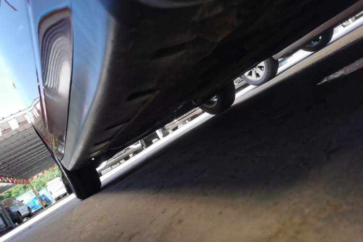 Used Venucia R50 2015 1.6L Automatic Luxury Edition Right Side Sill