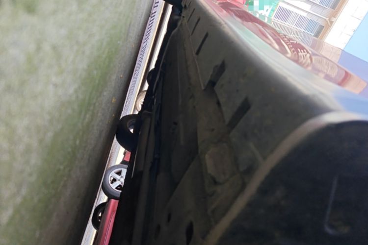 Used Venucia R50 2015 1.6L Automatic Fashion Edition Right Side Sill