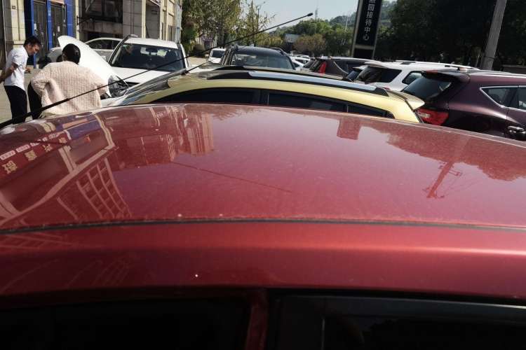 Used Venucia R50 2015 1.6L Automatic Fashion Edition Roof
