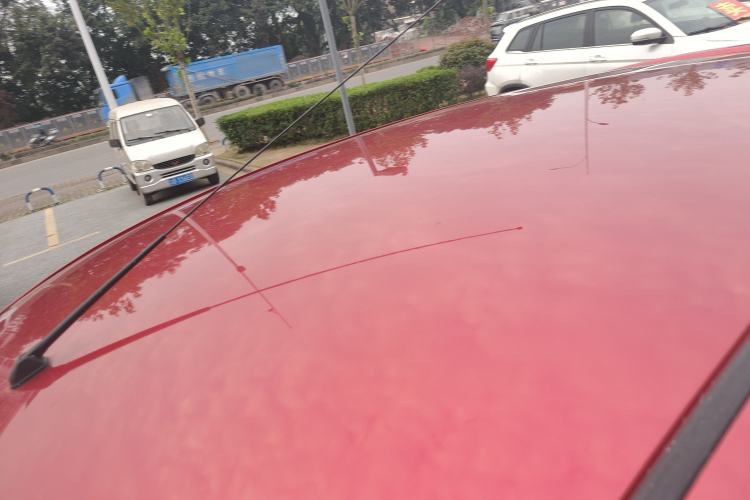 Used Venucia R50 2015 1.6L Automatic Fashion Edition Roof