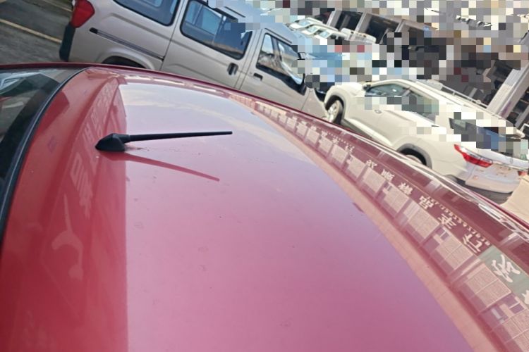 Used Venucia R50 2015 1.6L Automatic Fashion Edition Roof