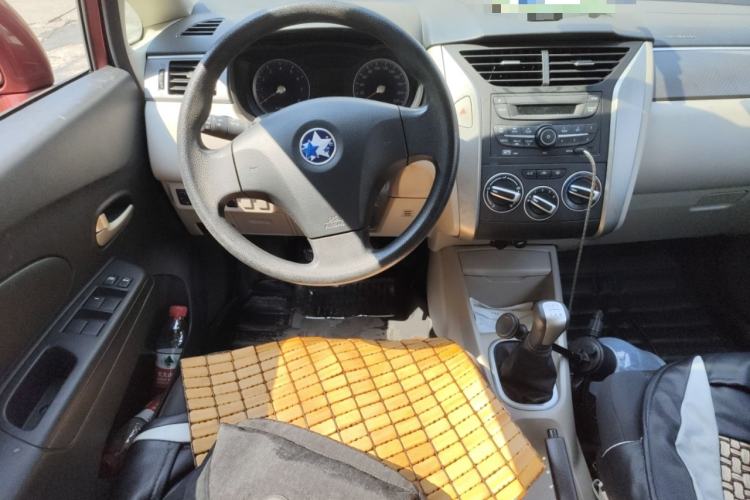 Used Venucia R50 2015 1.6L Manual Fashion Edition Steering Wheel