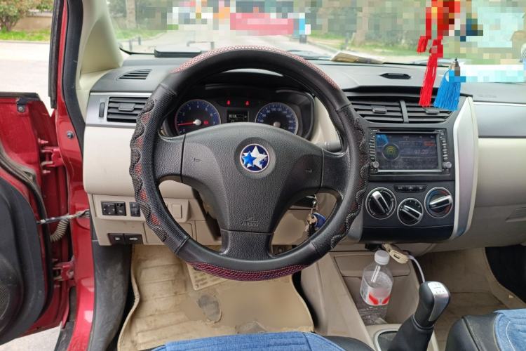 Used Venucia R50 2015 1.6L Manual Fashion Edition Steering Wheel