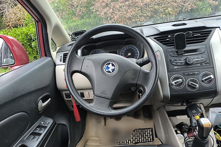 Used Venucia R50 2015 1.6L Manual Fashion Edition Steering Wheel