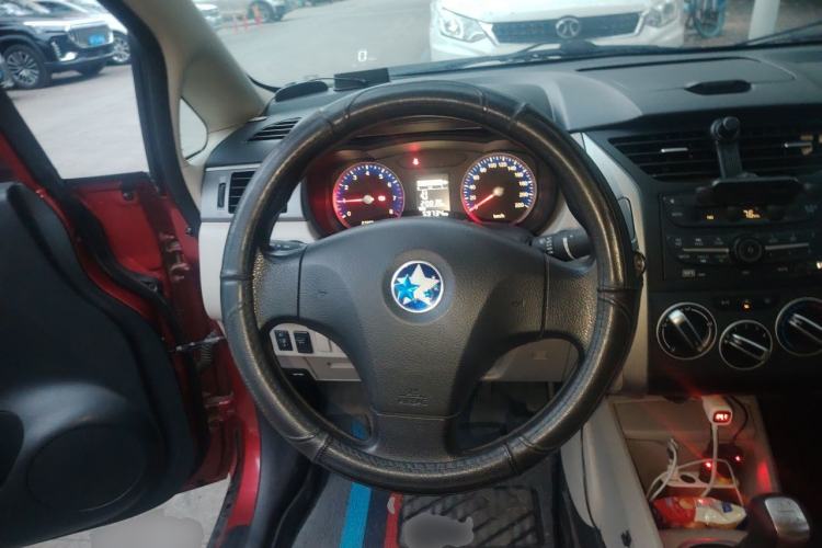 Used Venucia R50 2015 1.6L Manual Fashion Edition Steering Wheel