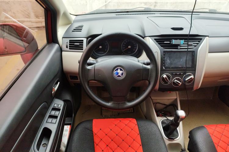 Used Venucia R50 2015 1.6L Manual Fashion Edition Steering Wheel