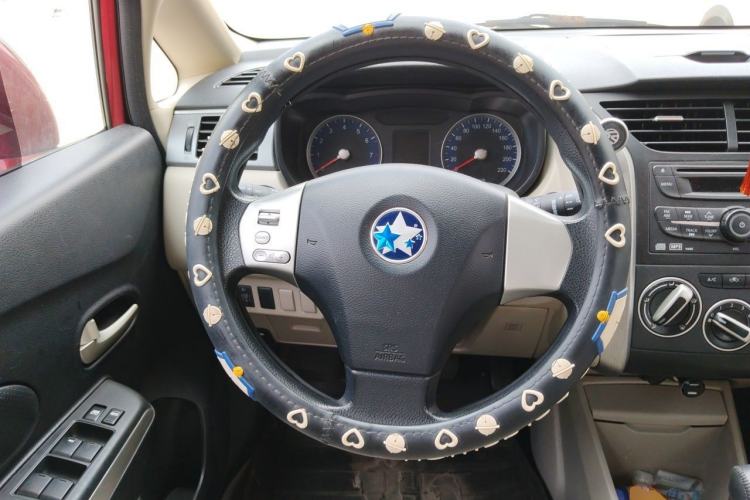 Used Venucia R50 2015 1.6L Manual Luxury Edition Steering Wheel