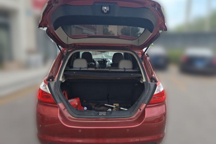 Used Venucia R50 2015 1.6L Automatic Luxury Edition Trunk