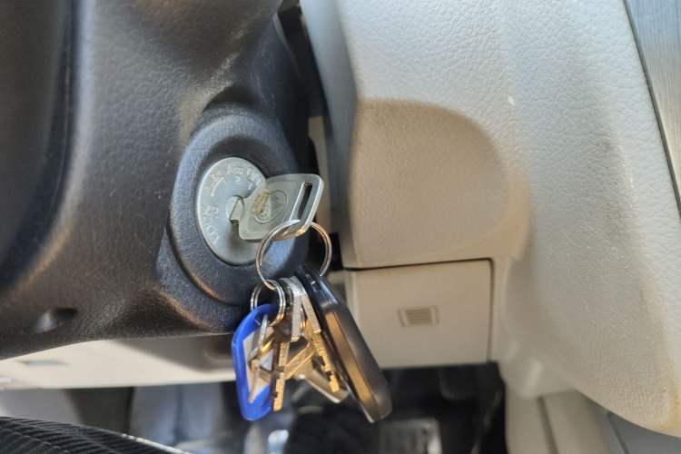 Used Venucia R50 2015 1.6L Manual Fashion Edition Vehicle Key