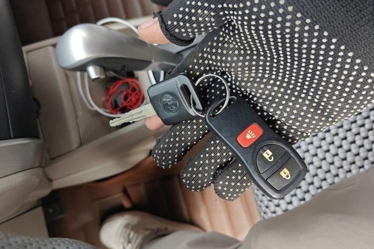 Used Venucia R50 2015 1.6L Automatic Luxury Edition Vehicle Key