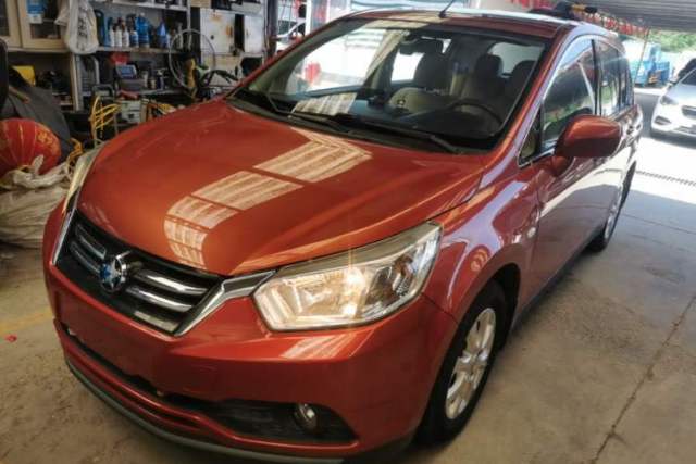 Used Venucia R50 2015 1.6L Automatic Luxury Edition