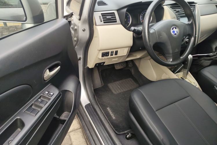 Used Venucia R50 2015 1.6L Automatic Fashion Edition Driver Seat