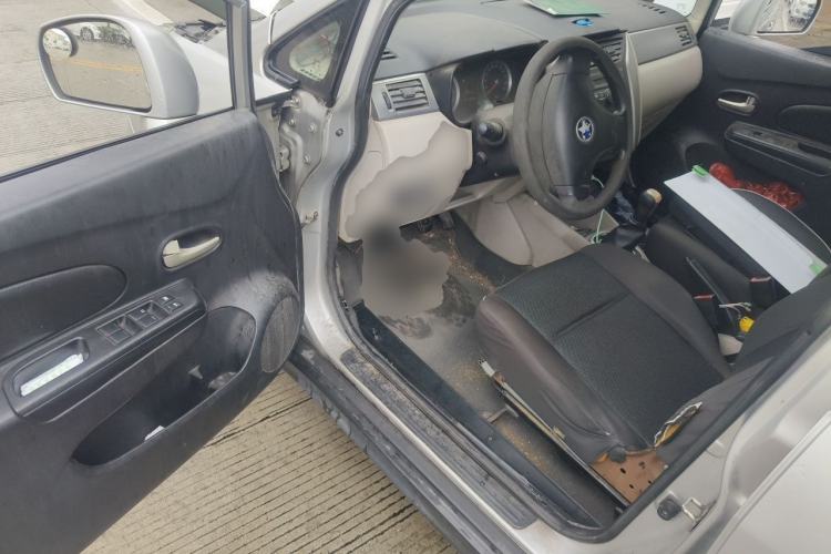Used Venucia R50 2015 1.6L Manual Fashion Edition Driver Seat