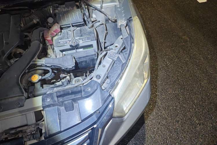 Used Venucia R50 2015 1.6L Manual Fashion Edition Engine Bay Left