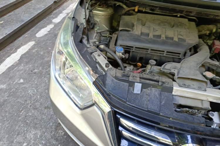 Used Venucia R50 2015 1.6L Manual Fashion Edition Engine Bay Right